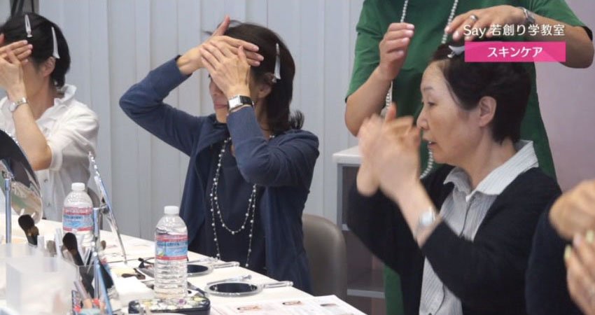 年齢を重ねた大人の肌に、何より大切なのは”清潔感”。Say独自の”下げて、上げる”マッサージで清潔肌の土台を創ります。